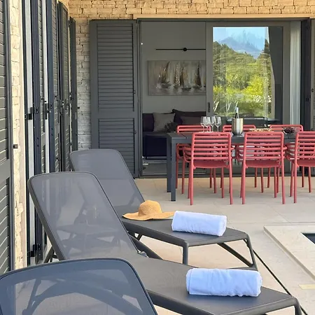 فيلة Salsola زاتون